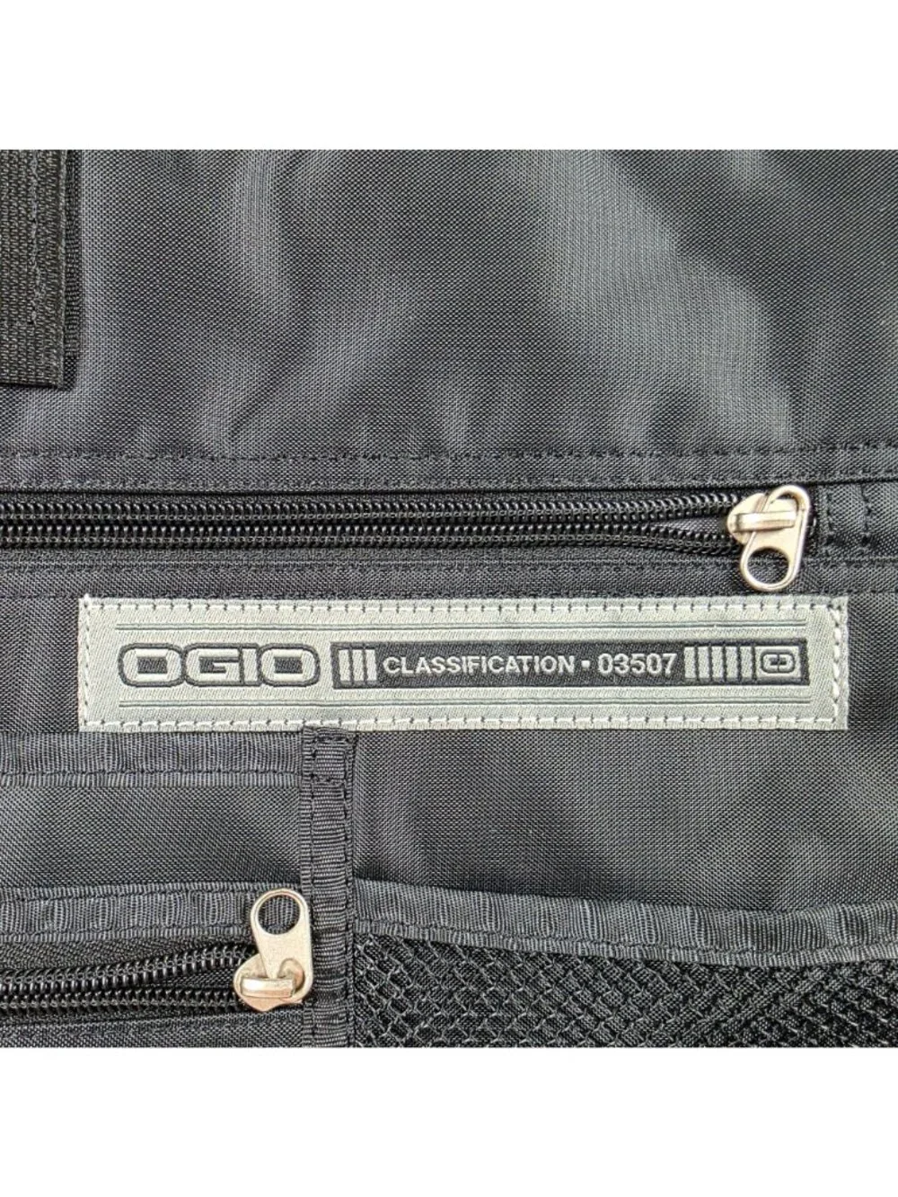 OGIO City Corp Messenger Laptop Bag Black Adjustable Strap Pockets CRB Auto